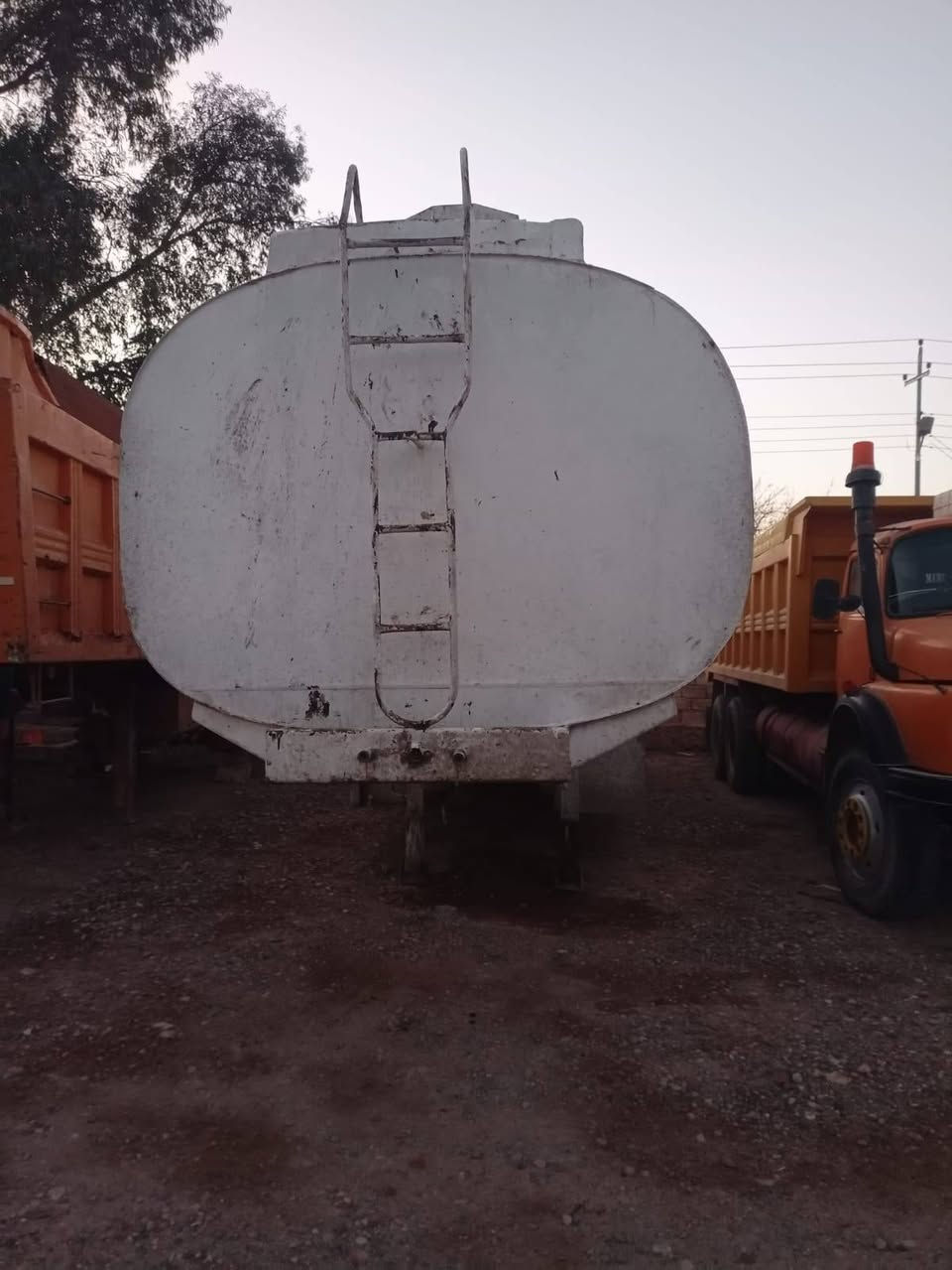 سلام عليكم صهريج البيع دناكير سكانيا ***********
