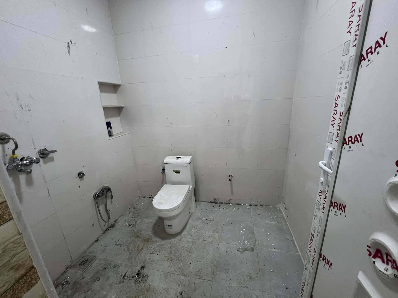 متوفر بيت💒 للايجار بالجزائر 180م بناء حديث درجه اولى 💯  غير مسكون
🫒طابق واحد

قريب على الخدمي قرب مستشفى العيون على السايدين 💯

🫒غرفتين نوم

🫒صاله

🫒استقبال

🫒مطبخ

⛲صحيات ⛲داخليه وخارجيه

حمامات عدد 2

الملحقات كيزر_ تانكي_ماطور

مطلوب عائله👭 

او استثمار 🧑‍✈️👷مركز تجميل او. شركه

للاستعلام 📞

📲***********

📲علي الجبوري/ ابو مهيمن
