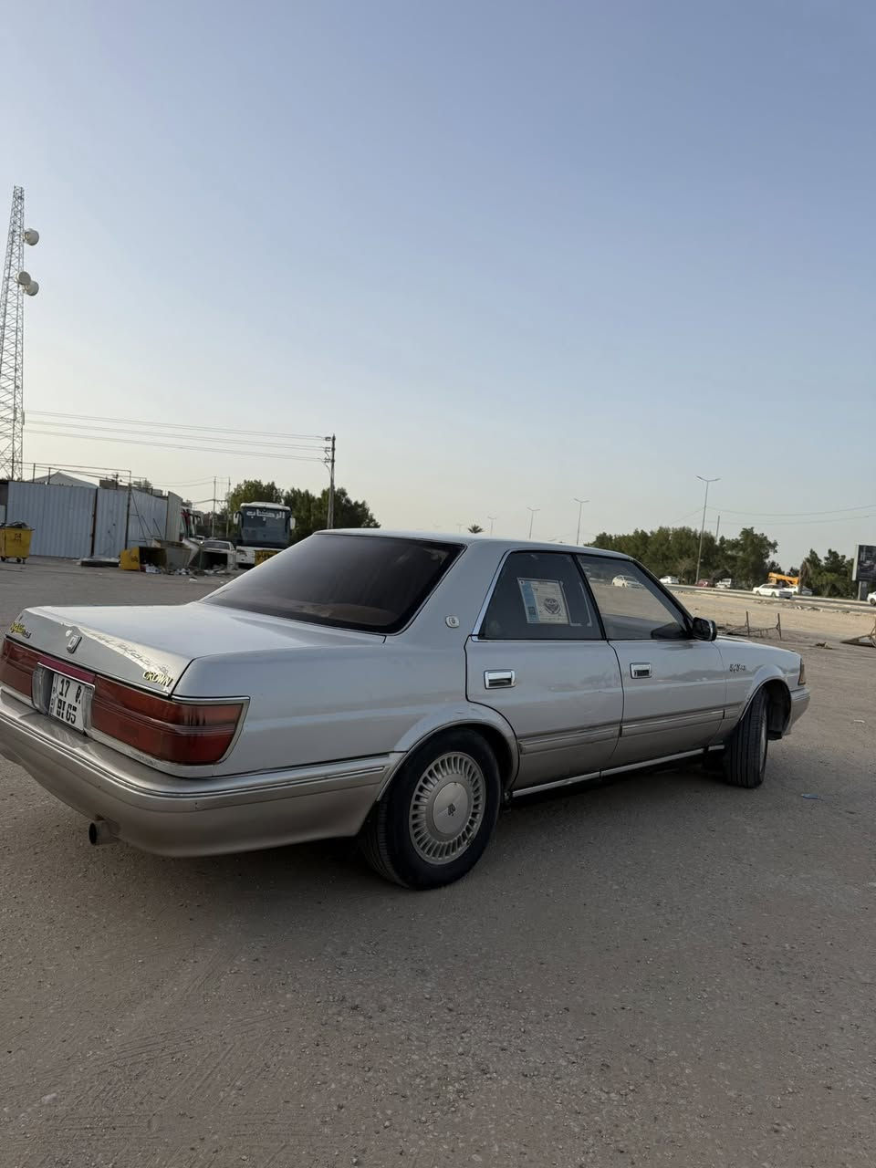من رخصة الادمن
هارتوب )1991

 رقم  مثنى أنكليزي الجديد مداور ثاني يوم 
ألسياره كهربائيات شغاله بلكامل 
تبريد ثلج ❄️ 
لايت  زنون ثلجي 

 بدون حادث 

حداديه جديده السياره بدون نقص نهائياً 
تخم تاير جديد  
مكينة بطه 2500 بدون نقص والكير كذالك 
ألسعر 65 وبيها مجال قليل. *********** للاتصال 📞
ألعنوان النجف الاشرف
