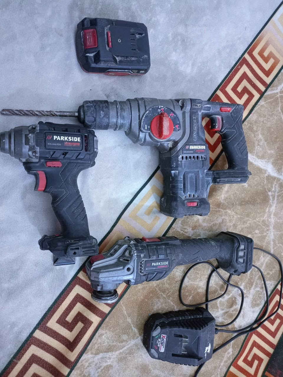 عده كامله شحن الى البيع 160


**إذا كنت صاحب هذا الإعلان وتريد حذفه لأي سبب، رجاءا أرسل رسالة إلى الدعم الفني**