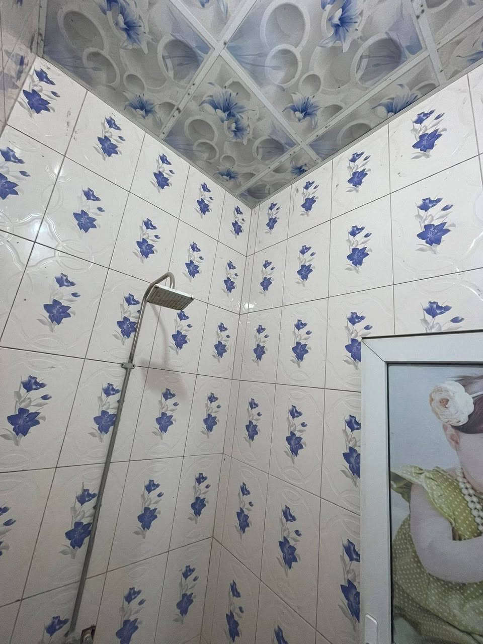 بيت للبيع طابو صرف مساحه 114م واجه 8م البيت طابق ونص بناء كله طابوك بس الستارة فرمستون كونكريت السطح شتايكر الارضيه مرمر تاريخ البناء 2014 يتكون من غرفتين وصالتين ومطبخ واستقبال وطارمه ومنور وصحيات العنوان حي اور
السعر 175 
***********
