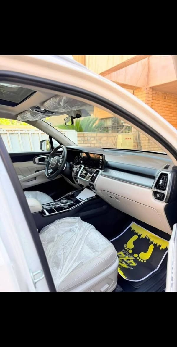 كيا سورنتو خليجي موديل 2023
• كفالة عامة بدون أضرار ماشيه   32🏎️

⚙️ المواصفات: مقاعد 7 راكب 
حجم المكينه 6 سلندر 
• سقف بانوراما
 كشنات تدفئه تبريد 
 5كامرات محيطيه
• 4 أنظمة قيادة 
• 5 ويل كب
• بصمة تشغيل
• تشغيل عن بعد
• تحكم ستيرن كامل
• كاميرا خلفية
• ثلاث قطع تبريد
• مقاعد كهربائية +الخلفيه 
• صندوق كهربائي
• اناره محيطيه 
• رقم السيارة: اربيل  
سعر 200$💵 وبيه مجال بسيط 
عنوان 📍موصل . 
رقم ***********📞
مكلف بنشر
