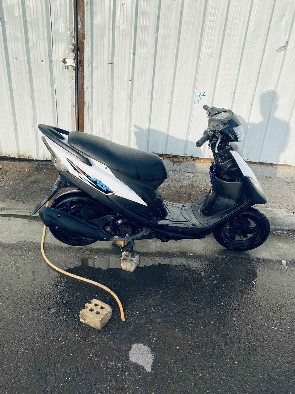 سلام عليكم ماكس عدله بلادي نقص بيه بس حساس سلف  سعر 625 بيه مجال حك جيه المكان البياع حي العلام  رقم ***********
