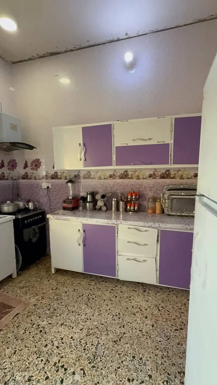 #للاستفسار مراسلة الصفحة🏠 #دار_للبيع طابو زراعي سند 25
📍 العنوان:#الديوانية حي الميكانيك – شارع معمل الغاز
📐 المساحة: 400 م² (10 × 40)
🏠 تفاصيل الدار: ▪️ بناء طابق واحد
▪️ استقبال + صالة + غرفة + مطبخ
▪️ حمام داخلي + حمام خارجي
▪️ صالة بالطابق العلوي
▪️ حديقة كبيرة
▪️ كراج 20 متر
▪️ ممر خلفي بعرض 3 أمتار
▪️ البناء حجر والسقف كونكريت
✨ مميزات: ▫️ موقع هادئ ومناسب للسكن
▫️ مساحة واسعة قابلة للتطوير أو الإضافة
💰 السعر: 115 مليون دينار (قابل للتفاوض)


**إذا كنت صاحب هذا الإعلان وتريد حذفه لأي سبب، رجاءا أرسل رسالة إلى الدعم الفني**