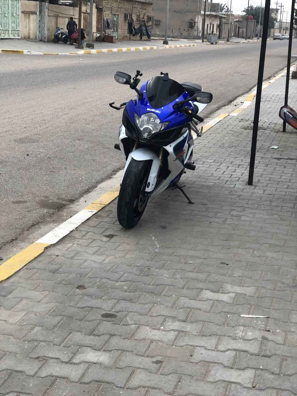 جكسر ستوك موديل 2007  محرك 600  دراجه كفاله عامه. من اتاير لتياير. كلها علا وضع شركه ماشيه ٢٣ الف دراجه.  رقم.  بصرة. عواني بصرة المو شراي لا يتعبني ول ما يعرف بيهن لا يضل يسل. ولحد يطبالي يكلي شبيها ما بيها. دراجه جديده ومكفوله  سعرها 55  ورقه. *********** واتساب فقط
