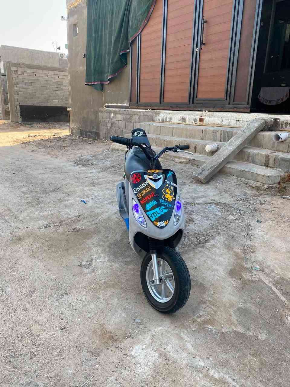 دراجه قجمه للبيع كفاله عام دراجه بلادي. صارله شهريين من طالعه من لحاويه بوشه 49غراضهة كامله
سعر 950 تواصل خاص***********
