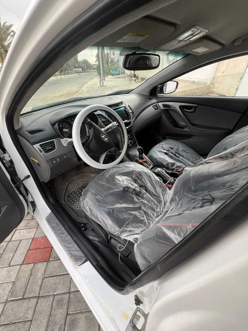 سلام عليكم
النترا( 2016 ) 

محرك ( 1800cc )

ماشيه ( 192000 )

وارد ( امريكي ) 

حادث امريكه غرق 10 بلميه مامأثر 

حادثها بل عراق جاملغ امامي جهت السايق صبغ فقط ليبل (واحد السياره ) وبيها  باردات خفيفه موجوده بكل سياره هاي و قبق الجنطه مشلع صبغ ماصابغه مغلفه فابلون فقط 

(المواصفات )____________
 
نضام ECO
 
مثبت سرعه

كشنات مخمل حضن 

منضومه زنون اصلي 

 تبريد ثلج ❄️

تدفئه 

السعر    ( 118$) 
وبيها مجال بصييط

الرقم ***********
الرقم ***********

مكانها كربلاء
