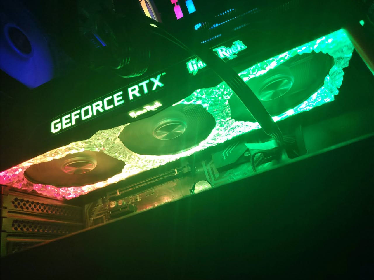 السلام عليكم
تحيه طيبه
 تجميعه تاخذها وراسك مرتاح تشغلك اقوه الالعاب واحدثهن 

الكرت:
PALIT RTX 3070 TI 8G GIME ROCK اعله فئه بالبراند يجي فول RGB 

المعالج:
R5 5500 معالج جيد للالعاب

الرامات:
32G 16X2 3200

المذربورد:
MSI B450 A PRO

الهارد:
M.2 PNY 1T GEN 3

سعر الكيس فقط: مليون وميه وخمسين ألف
 رجائا لحد يعامل على السعر لان نفس المواصفات يطيك ورامات 16 بنفس السعر جاي اطيك رامات 32 بزمن الرامات اغله من الذهب

علما الحاسبه نضيفه كلش تجي يمي تفحص وتاخذ

للتواصل خاص او علق تم وانه اراسلك 

ما عندي توصيل

العنوان:
 البصره الجبيله


**إذا كنت صاحب هذا الإعلان وتريد حذفه لأي سبب، رجاءا أرسل رسالة إلى الدعم الفني**