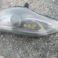 لايت سي 200 جهة السائق من موديل 2011 إلى 2014  السعر 55 ألف  078145162...