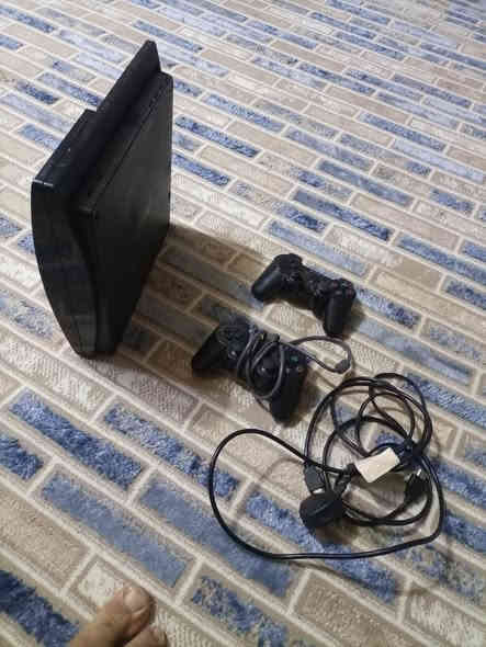 بلي ثري مع جوزتكات +مخزن العاب متنوعه بكثره السعر 125الف وبي مجال للشراي رقم الهاتف *********** هذا بي واتساب
