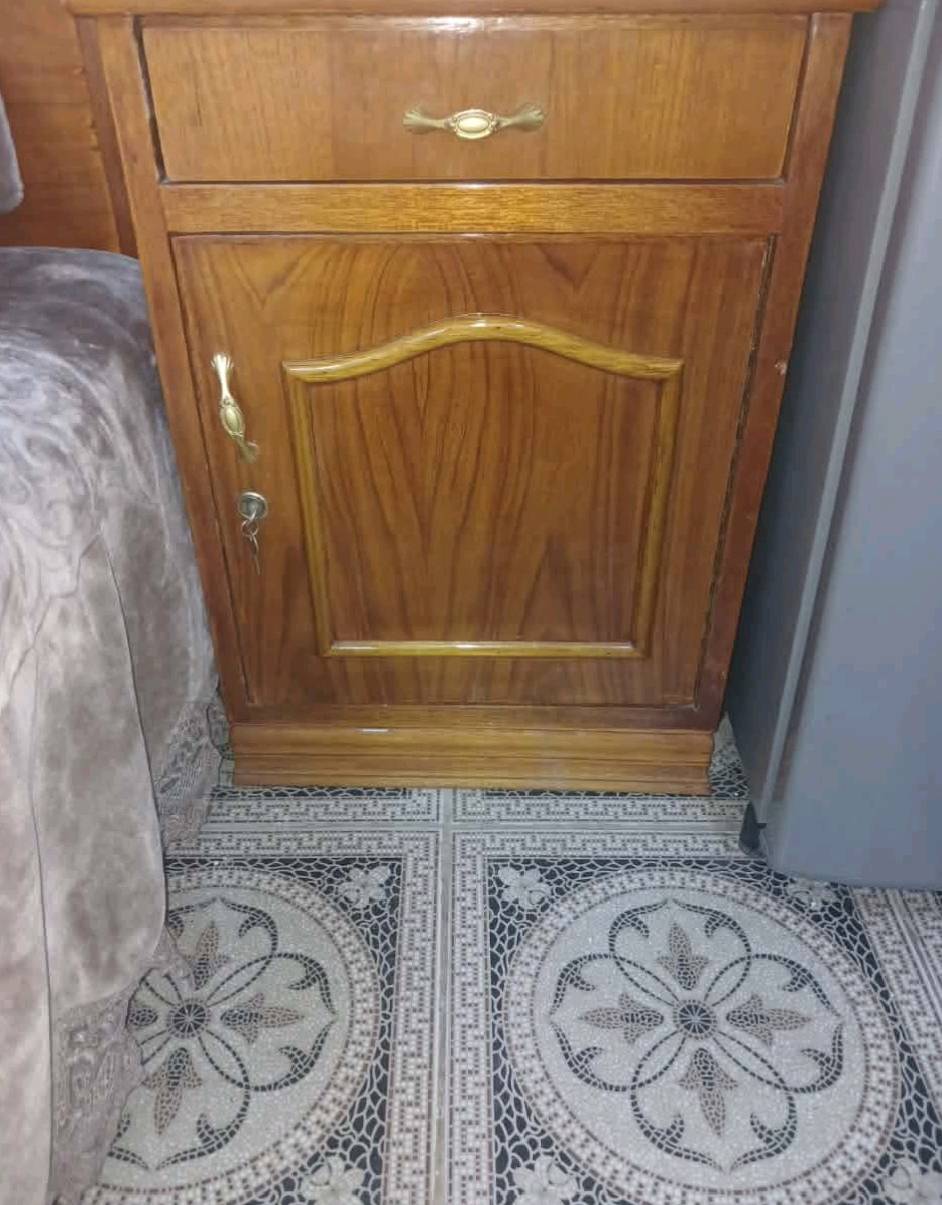 سعره 450 وبيه مجال بيع مستعجل كون اليوم تاخذه بدون حجز رجاءا  غرفه صاج خارج وداخل اخت الجديده مابيه اي ضرر العنوان كربلاء سيف سعد