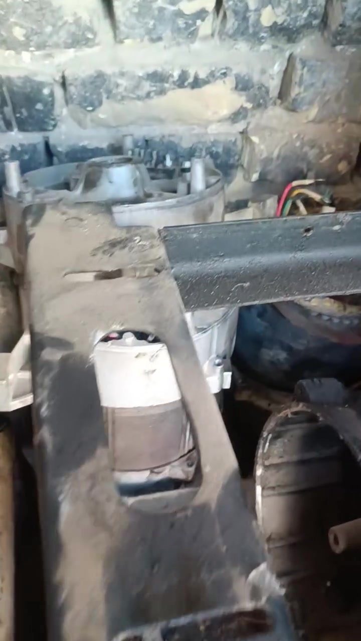 مولدات ومحركات وطبكات جدد بيهن للبيع مكان حله مركز مدينه ابيع شلع على هاي الوضعيه وبمات ونوزلات وياهن 
***********
