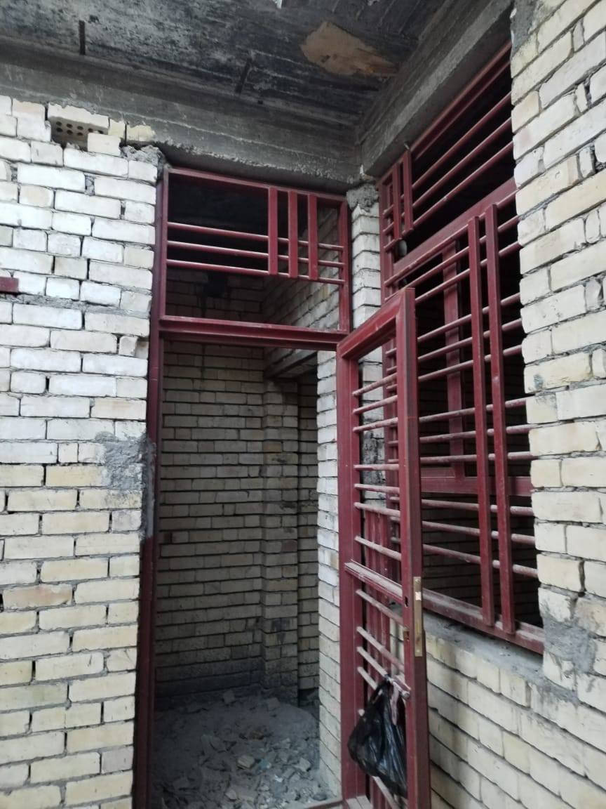 هيكل للبيع في كربلاء منطقه الحر خلف الامام الحر يتكون من غرفه وصاله ودرج ومطبخ حار وبارد واستقبال وطارمه ومجموعه صحيات خارج وداخل  السعر 80مليون للاستفسار الاتصال على الرقم ***********
