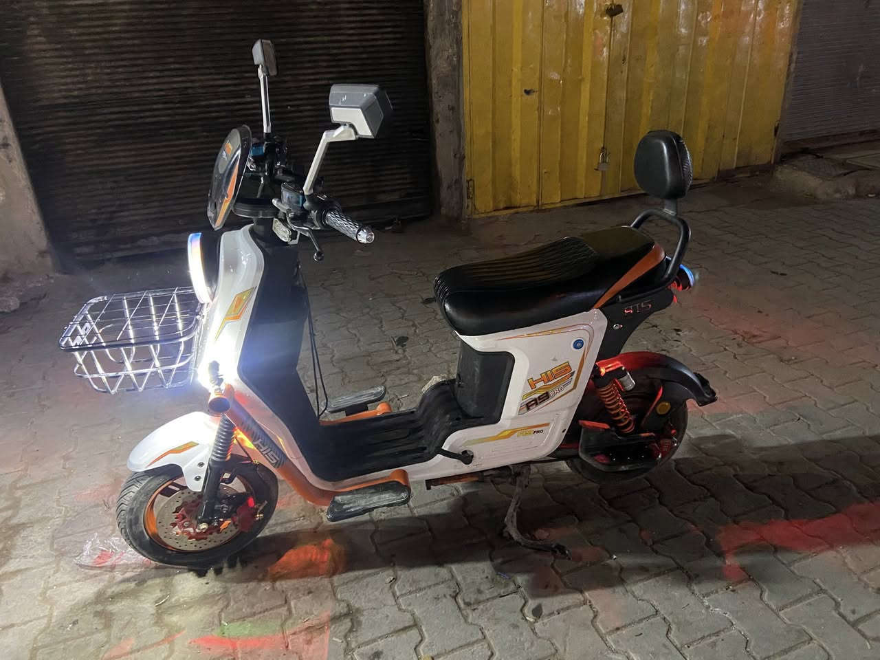 دراجه شحن R9للبيع  موديل نهايه ال2025 شهر 12 يعني الاستخدام شهر واحد وصل الشراء موجود السعر ٥٢٥ المكان بغداد مدينه الصدر للتواصل *********** واتساب فقط
