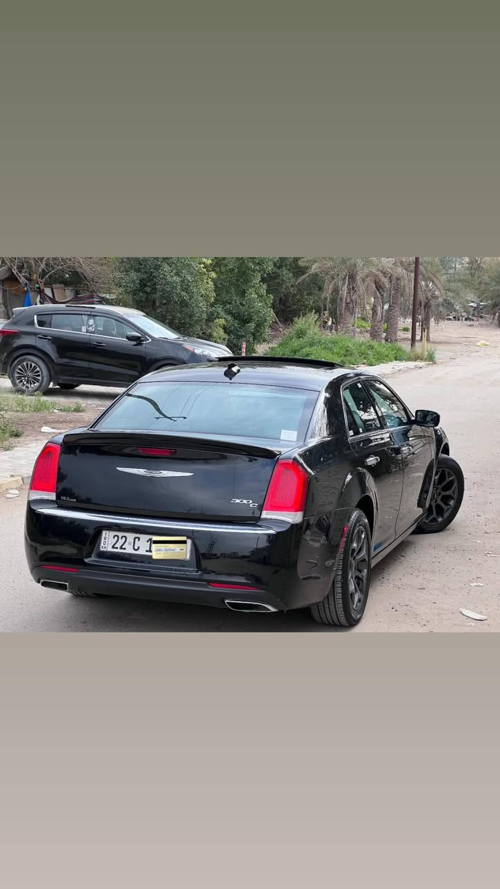 السلام عليكم
للبيع كرايسلر C300 اوباما 
 سنويه بسمي ثاني يوم 

2017 أصل ماشيه 97miهزه جديده V6/

داخله كلين 

السياره جاهزه من كل نقص 

حداديه تخم تاير تدفئه تبريد كله جاهز

المواصفات/

كير ماوس 8 نمر

بانوراما قطعتين

تشغيل عن بعد

كشنات تدفئه تبريد

كشنات كهرباء جلد اسود

لايت زينون عدسه

شاشه كبيره تدعم كاربلي

بصمه تشغيل وأبواب

خزن ميموري

كامرا خلفيه

ستيرن كهرباء

تبريد قطعتين

تحكم ستيرن جهتين مع مثبت سرعه

مري كهرباء

برده خلفيه كهرباء

ويل18 بلادي

باقي المواصفات معروفه

السياره جاهزه ربع ما تصرف عليها ومال جناي 
بيع مستعجل 
‭    0776 836 9801‬رقم الهاتف
المكان بغداد حي العامل
