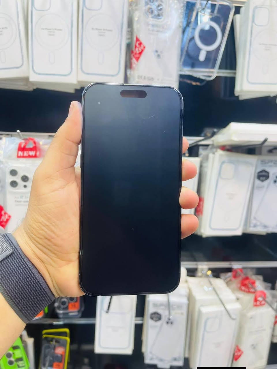 السلام عليكم للبيع
iphone 13 Pro Max 
ذاكره 256 
بطاريه 70‎%‎ ابد ميصرف بلادي فول ب الشحن 
لون بحري 
نموذج M شرق اوسط ماستر A/AA
نضافه 90‎%‎ الجهاز بلادي وضع شركه مامفتوح ولا مصلح كله بلادي وكله شغال مابيه اي خلل كله شغال انترنيت اتصال كامرات فيس ايدي صوت هزاز كله شغال فقط الظهر مالته مفطور الجهاز ومخليله لزكه بلادي السعر قفل 490 نهايته مكاني بغداد مدينه الصدر قطاع 23 رقمي ***********
