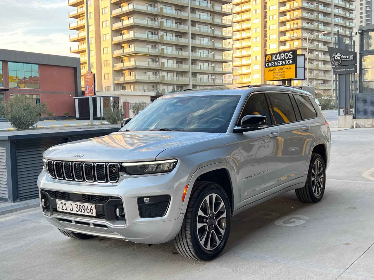 Jeep grand Cherokee overland 2021 Large 
مواصفات اوفر لاند فول فوللل 1/1 (کشنات سایق و سکن مساج - داتاشو - جکات عالی و ناصی - 7 راکب vip - بانوراما - کشنات بارد و تدفئە - 5 کامیرات - حساسات امامی و خلفی - و بعد بیها هوایە مواصفات ) 
————————————————————————
وارد امریکی الایرباکات کلهم سلیمە و جاملخ خلفی و باب صبغ بدون دواخل و الباقی مکفول کفالە عامە 
مسویلها سیرفس عام ما بیها دینار مصرف کیر و محرک مو مفتوح و مابی ای خلل و تایرات جدیدە … 
————————————————————————
سعر 298 و مجال کلش بسیط
مکان سلیمانییە 
*********** السليمانية, العراق
