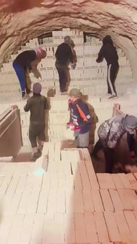 لأنك تستاهل جبنالك الأفضل طابوق جمهوري قليل الاملاح شرط المكلاب ______...