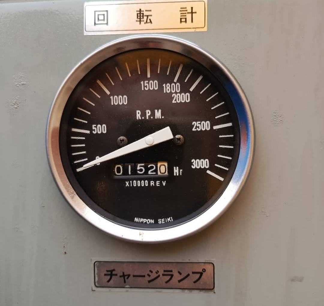 سلام عليكم
للبيع مولدة بلادي أوربي نوع بيركنز انكليزي 98 ملم 
40كيفي ساعات تشغيل العمل 152 ساعه فقط 
ملاحظة مولدة على وضع شركة السعر إتصال على رقم ***********
***********
