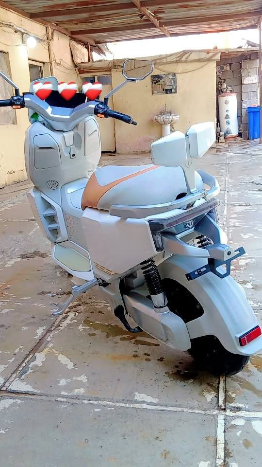 السلام عليكم ورحمه الله وبركاته للبيع دراجه شحن نوع الملكه دراجه نصيفه بطارياتها جدد ملف 2000s نضام باركP رجوع للخلف. الدراجه عارضها ب مليون و600 وبيها مجال بسط. رجأً الميعرف شكد سعر الدراجه وميعرف بيهن خل يعبر المنشور للستفسار ***********
