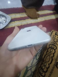 آيفون ١١ • بطارية ٦٤ • واتساب