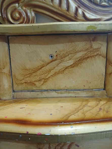 السلام عليكم بسبب الوعود الكاذبة تم تنشر الغرفة من جديد غرفة عراقية النظافة خير من الله السعر ٦٠٠ وبيهة مجال شي بسيط  ***********
