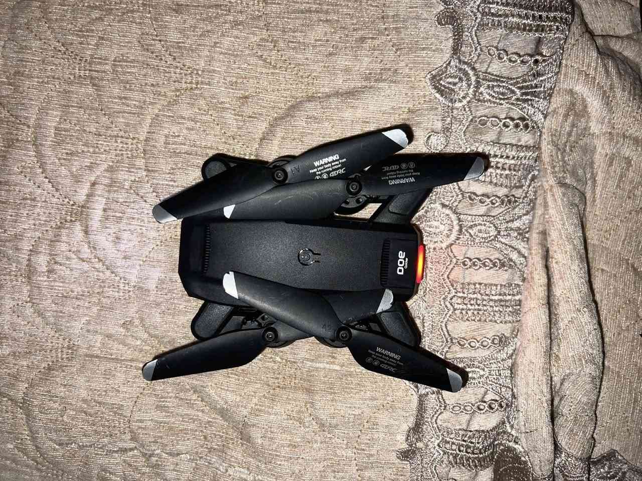 السلام عليكم
اخوان ادرون  4DRC V13
كامره بدقة HDب750 ال1080 بكسل 
ياخت تقلا بل جو بيها جثير مواصفات 
البطاريه مالتها اذا تشحنا فول ياخذك 15 طيران با جو حساسا 360 درجه   
السعر  بل موقع 100 دولار 
انطي سعر بي ما يرضي الله


**إذا كنت صاحب هذا الإعلان وتريد حذفه لأي سبب، رجاءا أرسل رسالة إلى الدعم الفني**