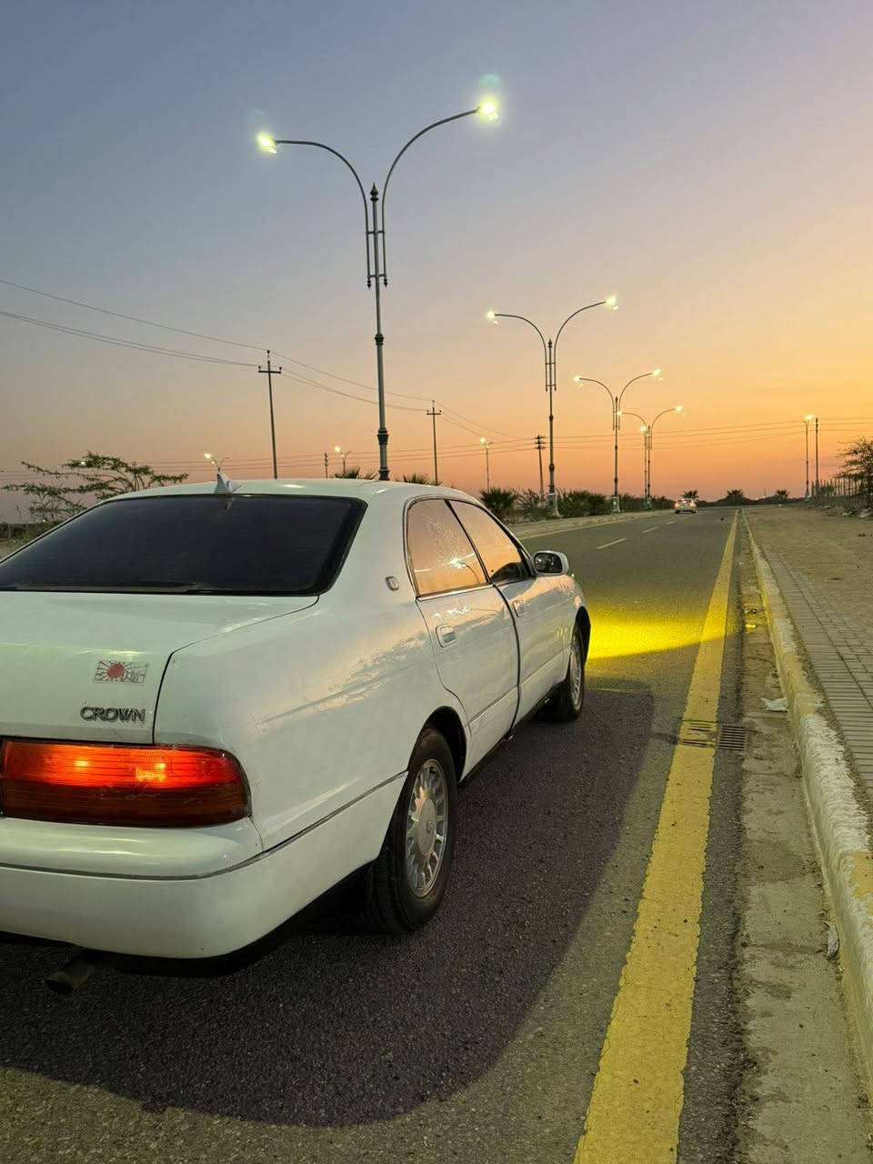 السلام عليكم العزاز سياره بطه متصل  موديل 2000 كير مكينه خير من الله مكينه VVT فيشه وحده السياره مكفوله كفاله عامه من العيب الشرعي ولاصوليات مكفوله من الكصه والنقل ولترميز ولكلبه السياره تبريد ثلج ماشاءالله السياره بيهه ثلاجه خلفيه وتبريد خلفي كهربائيات كلهه شغاله منضومت زينون دواخل كلش حلوه وحيل نضيفه دشبول جديد تخم تاير جديد حداده نص ونص البدي نضيف بي ضربات خفيفه شوف العين بس ضربه قويه ماكو رقم بصره  بأسمنه سنويه لنهايت ال 2028 السعر ب 55 ورقه  وبيه مجال ولماعنده ياخذهه بلاش بلخدمه. مكان السياره بصره أم قصر استفسار ***********
