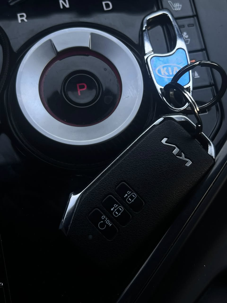 السلام عليكم  بيع او مراوس النترا N
كيا نيرو 24 هايبرد اقتصادية تنسى البانزين 

مواصفات خاصه 1/1 اعلى شي بالنيرو ✅
.

1 تشغيل عن بعد 🚘
2 تحديد مسار 🚘
3 تتقدم تترجع عن طريق البصمه 🚘
4 تدفئة تبريد كشنات امامي خلفي 🚘
5 قطعتين تبريد 🚘
6 قيادة ذاتية 🚘
7تدفئة ستيرن 🚘
8 كير ماوس 🚘
9 سايد بريك بصمه 🚘
10 صندوك كهربائي 🚘
 11 عداد دجتل 🚘
12 شاشه كبيره 🚘
13 كشنات كهرباء 🚘
.
بعد بيها هواي مواصفات 
بدون حادث 
سعر 175

مكان السيارة الدوره الاثوريين 
***********
