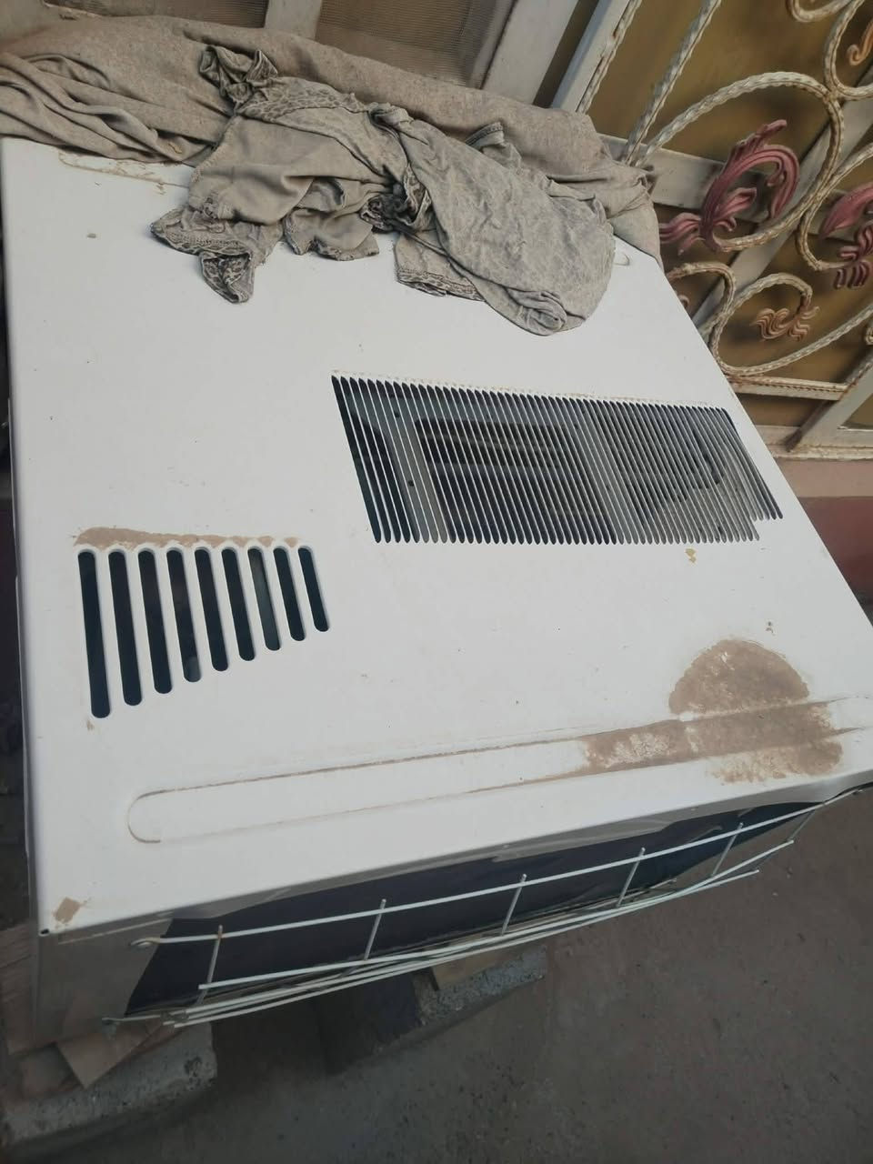 مكيف طن ونص شركة الريان نظيف كلشي مابي 200وبي مجال بسيط مستعجل عالبيعة مراسلة خاص او  الاتصل على رقم ***********
