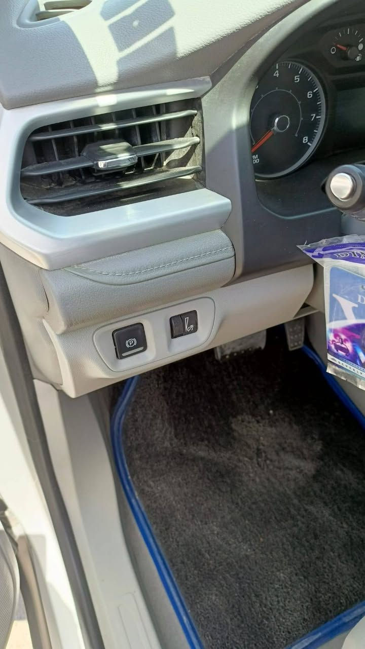 السلام عليكم اخوان جمسي  اكاديا موديل 2017 خليجي
مواصفات 
محرك 6 سلندر 3600 
7 راكب 
رقم بغداد باسمي 
بدون صبغ بلاد
كشن كهراء 
تحكم استيرن اربع جهات 
تشغيل بصمة
 تشغيل عن بعد
بصمة ابواب 4
تبريد مركزي خلفي امامي 
تخم تاير جديد برجستون 
كشنات تدفئة 
هندبرك كهربائي 
وبعد مواصفا الاكاديا معروفة عدى الفتحه 
السعر ١٧٥ ورقة 
وبيه  مجال 
مكاني بغداد 
رقم الهاتف ‏‪***********‬‏

