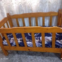 سرير طفل • هزاز • خشب عراقي