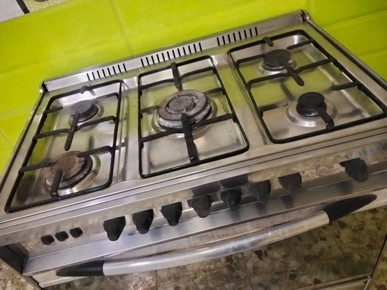 غراض بيت للبيع كلهن نظيفات
طباخ مصري 225
جهاز جري  200
سرير طفل  70
عربانة تقديم  25
بغداد العبيدي
***********
