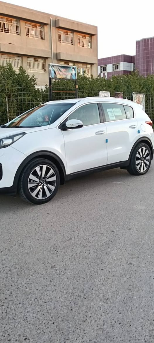 السلام عليكم سبورتج 2018 خليجي
مكفولة من الصبغ ول تبديل مكينه 2000

دوش

كير مكينه  مكفولات

مواصفات مري شفط اشاير بل مري

حساسات زراك مي دعاميه

مكان بغداد

رقم الهاتف ***********
