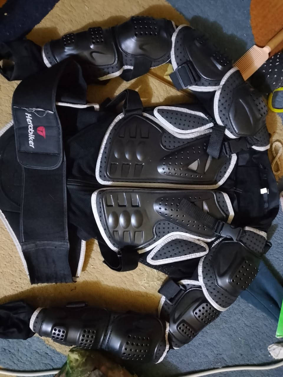 من رخصت الادمن
سلام عليكم اخوان درع قياس MD لاصحاب الدراجات والدلڤري 
امازون بالة سعرة الاصلي 80.  
عارضة 50وبي مجال مكاني بغداد الشعلة 
*********** واتس +اتصال
