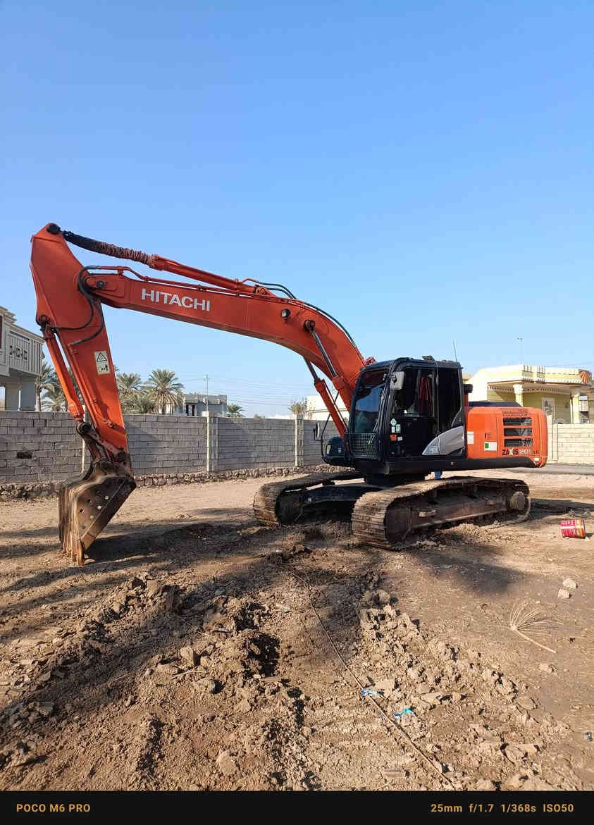 السلام عليكم ،للبيع حفاره هيتاشي جي فايف موديل 19 اصل مرقمة بسمي مكفوله من كلشي وجاهزه للعمل مكان الانبار الرمادي السعر 8ونص وبيه مجال ،،،،،، ***********
