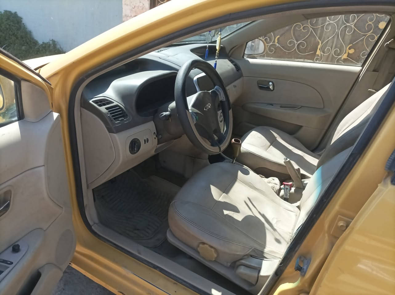 السلام عليكم للبيع شيري ٢٠١٣رقم بغداد سيارة جاهزة تبريد كير مكينه تايرات غرفه كلش حلوة شاشه تاب كشنات جلد سيارة مكفوله من الضربه صاحبها ماندله مستمسكات راعيها موجودة ابيعلك اتكفلك سرقه وعشاير وقانون عنواني جبله السعر ١٥وبيها مجال لاتتصل ودكلي شبيها ***********
