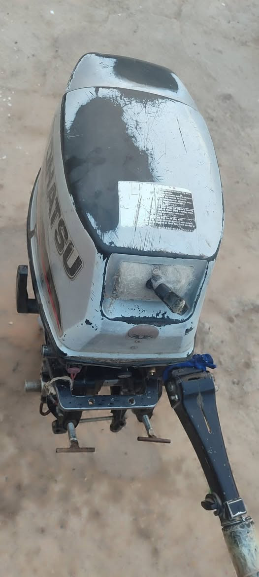 سلام عليكم مكينه للبيع ام 18 تهاستو محرك مفتوح ذيل ما مفتوح شرط نص جره السعر 550الف المكان البصرة الدير الشراي يتصل ***********رقم بي وتساب
