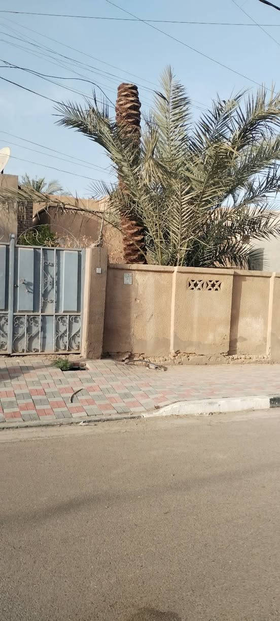 عقار للبيع دار طابوا صرف مساحه ٥٢٥متر موقع ممتاز كافه الخدمات طويريج حي ابو جوعانهخلف أسواق الاوندي يباع كامل أو نصف تفاصيل على الخاص مكتب حيدر للعقار ***********
