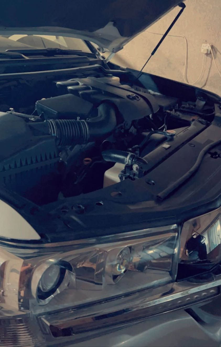 السلام عليكم 
لاندكروز موديل 2017 GXR V6
رقم بغداد مشروع وطني وباسمي
السياره2017 بريم اصل وهي اعلى فئه
مكفولة من الضربة والصبغ 
صيانة عامه من الدعامية للدعامية في شركة ساز الوكيل المعتمد لسيارات تويوتا

🔸🔶🔸🔶🔸🔶🔸🔶🔸🔶🔸🔶🔸
المواصفات :
بصمة بيبان والصندوق 
تشغيل عن بعد بلادي
فتحة (سلايت)
دبل ماوس ( نظام زحف ذاتي )
طفاية حريق بالدوسه
كشنين كهرباء 
كشن السايق 3دكم 
داخل بيجي جلد
شاشة كبيره 
4 كاميرات 
شاشة بالسقف DVD
سماعات اصلية بلوتوث عدد 2
ريموت عدد 2 للشاشة والكامرات
8ايرباك اصلي 
فور ويل
تبريد مركزي
3قطع تبريد
شاحن لاسلكي
كزوز عريض
نيكلات بلاد
حامل اكواب بالتكيه الخلفيه
دخول ذكي
اناره ترحيب عند الاقتراب
كتابة LAND CRUISER ليزرية بالدوسات
ثلاجه
نظام ايكو تقليل الصرفية
تخم تاير دنلوب ياباني اصلي

وبقية المواصفات المعروفه

السعر 480 ورقه وبيها مجال

***********
وسام الشمري البصرة, العراق
