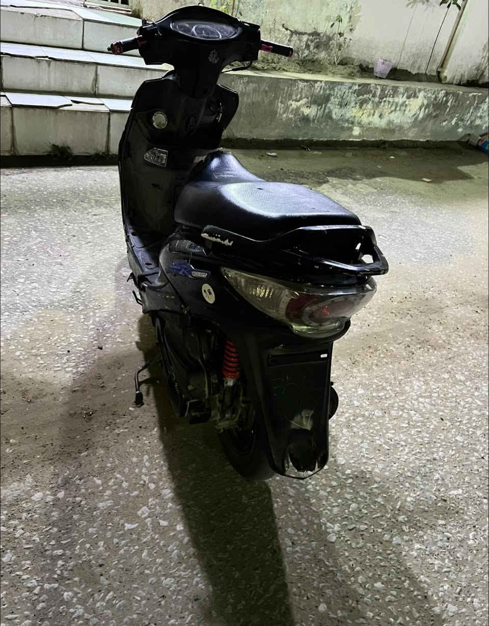 كامكو g4 الدراجه مجفته مره وحده ماناقصها بس كتف شحن وعرموطه هندر السعر 300 /***********
