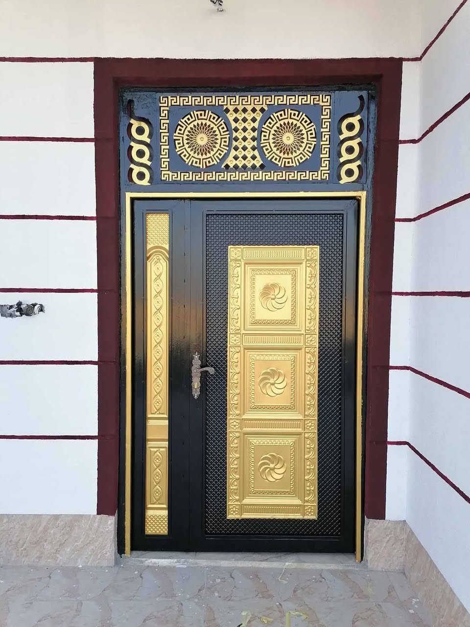 السلام عليكم يوجد كادر سقوف وصبغ باسعار مناسبه للاتصال ***********
