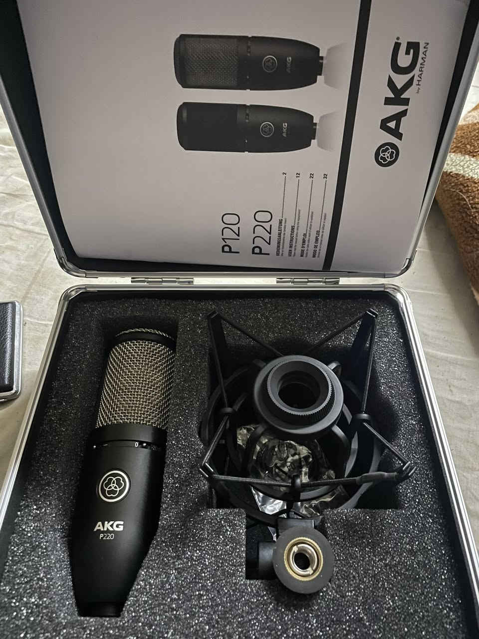 Mic condenser & monitor اقرأ الاعلان فيه كل التفاصيل
Mic condenser AKG P220 استعمال 3 شهور معاه كل محتوياته 

Monitor KRK7 classic G3 استعمال 3 شهور معاها كل محتوياتها

المونيتور سعرها 17000

المايك سعره 10500

ياريت اللي يكلمني يكون جاد و داخل بنيه الشراء مش ان هو يسال و خلاص 

الحاجه جديده استعمال محترم و حالتها ممتازه


**إذا كنت صاحب هذا الإعلان وتريد حذفه لأي سبب، رجاءا أرسل رسالة إلى الدعم الفني**