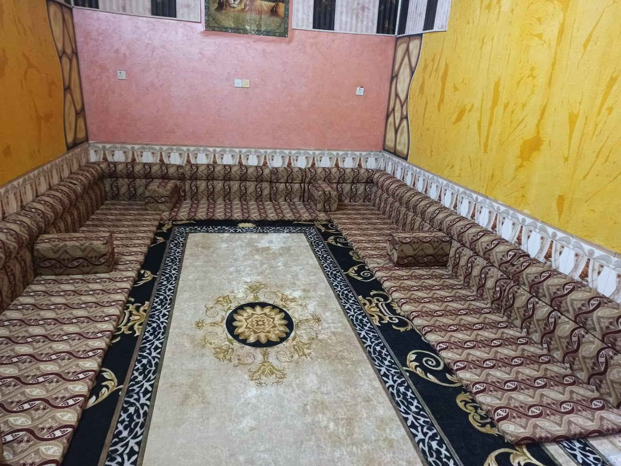 السلام عليكم ورحمة الله وبركاته
ديوان للبيع جديد وما بي اي ضرر
وهاي الصور وانت كلب براحتك 
الشراي يتصل واني خادم
سعره ب١٦٠ وبي مجال 
العنوان ذي قار سوق الشيوخ
للاستفسار الاتصال على الرقم التالي
***********
***********
