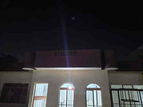 #عروض #مكتب #أسوار #المدينةللعقار
#دارللايجار
#تجاري
___________________________________.

عنوان الدار ☑️☑️☑️ حي السكر  الشارع العام قرب ثانوية الأمين
مساحة الدار ☑️☑️☑️٣٥٠ متر
مكون من ☑️☑️☑️ غرفتين نوم هول واستقبال ومطبخ ومناور وصحيات
الطابق الثاني غرفة نوم وهول وصحيات 
__________________________________
موقع مميز جدا،، للاستفسار مراجعة مكتب
 أسوار المدينة للعقار حي الحدباء سايدين الصورة
مقابل جامع المجيد
او الاتصال على الأرقام التالية
اسيا ☎️***********
كورك ☎️***********
