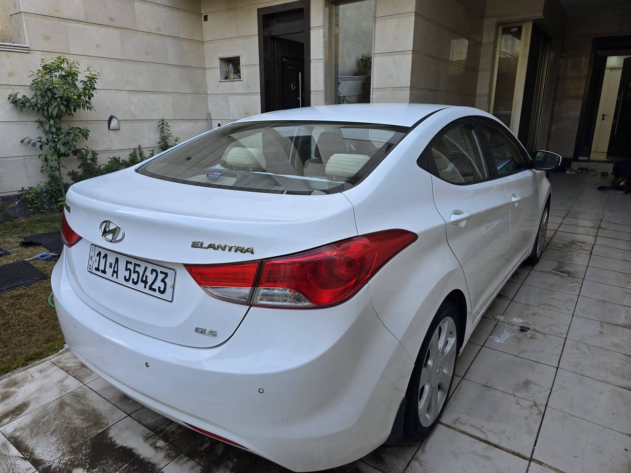 سلام عليكم

هيونداي انترا 2013 خليجي ماشية 88 الف كيلو محرك 1800 دوش الموصفات فتحة كامره خلفيه وحساسات خلفية وبعد بيها موصفات السياره مكفوله من الصبغ فقط بداية الجاملغ الأمامي عكس صفحة السايق السيارة مطلوب بيها 123 ورقة للتواصل على الرقم***********
