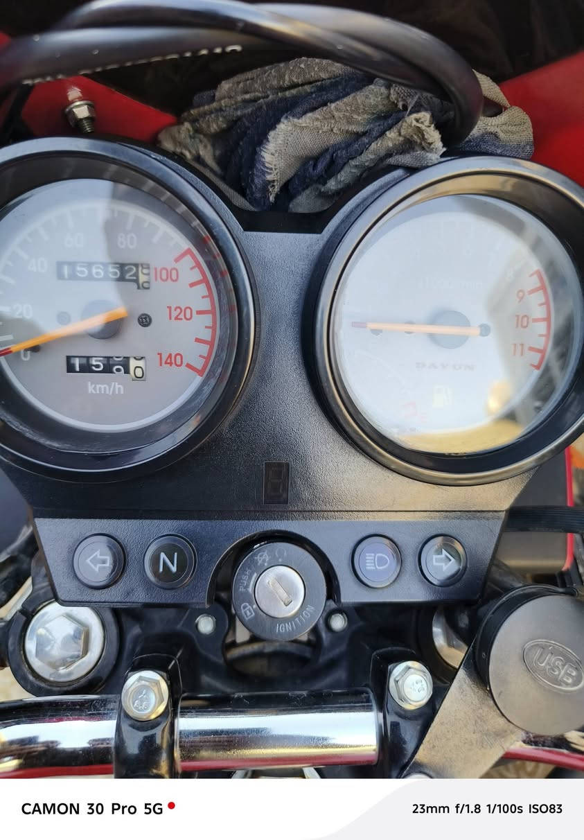 السلام عليكم
🏍️ للبيع دايوان جبلي موديل 2023
طالعة من الوكيل 2024 / شهر 6.
ماشية 15 ألف كم.
محرك 200 سي سي.
الدراجة مكفولة (الشاصي، المحرك، والكهربائيات).
فقط الصالِنصة مزروفة والبريك خفيف.
سنوية بغداد باسم المعرض.
💰 السعر: 2,350,000 دينار عراقي، وبيه مجال بالمعقول.
📍 الموقع: بغداد
📲 للتواصل واتساب: ***********
