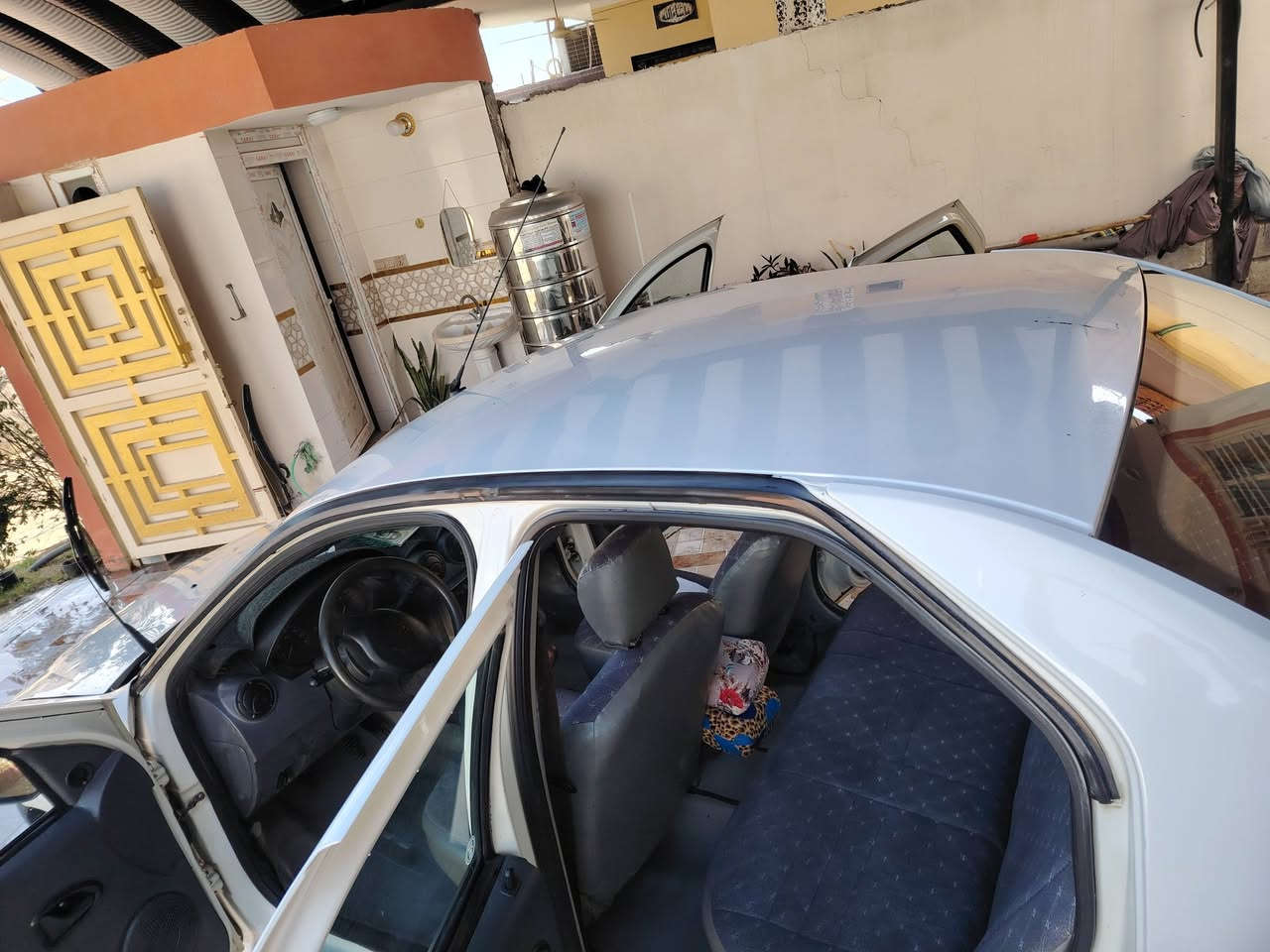 رينو للبيع موديل 10مكان ديالى محرك كير مكفولات سعره 46بيه محال ***********
