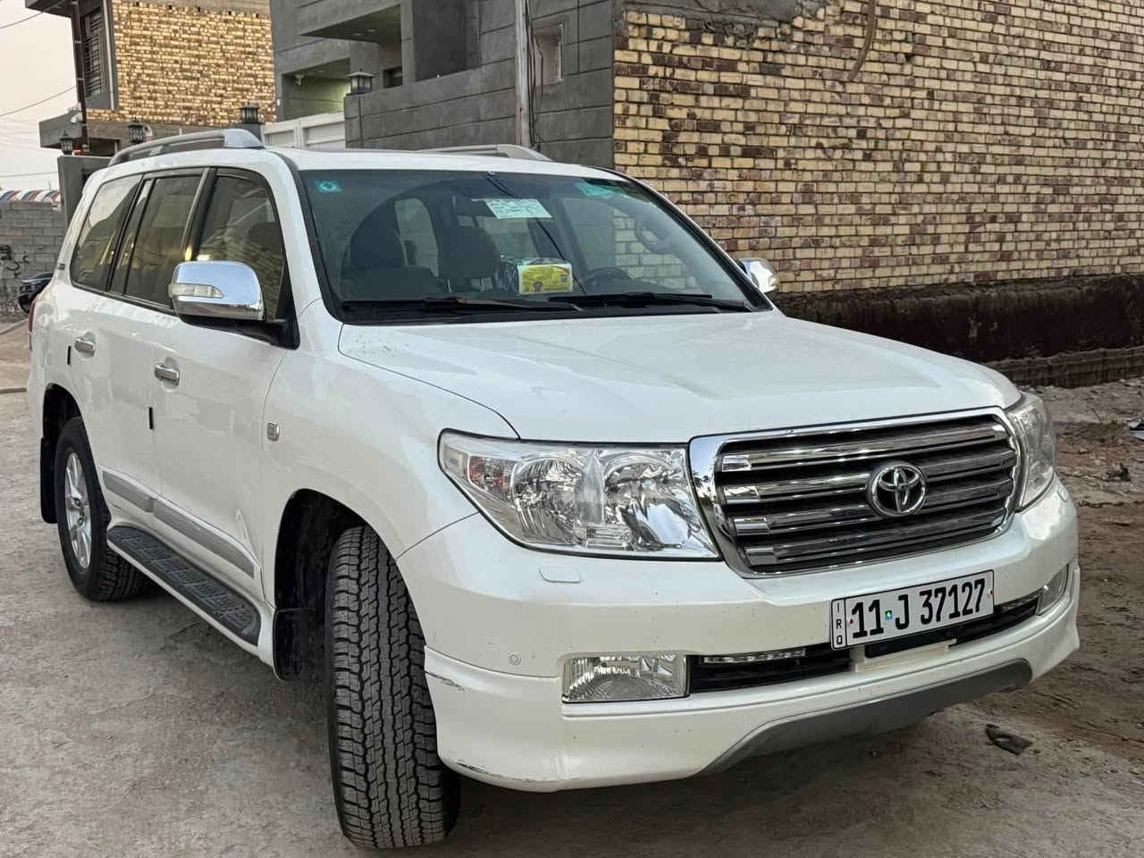 لاندكروز 2011
ستينيه اصل SAS
ماشيه 92 حقيقي 
كفاله عامه 
بدون ضربه او صبغ او تبديل 
مكينه 6 
تخم تاير جديد 
صدر حداديه كير مكينه خير من الله 
بسمي تحويل ثاني يوم 
مكاني بغداد 
***********
