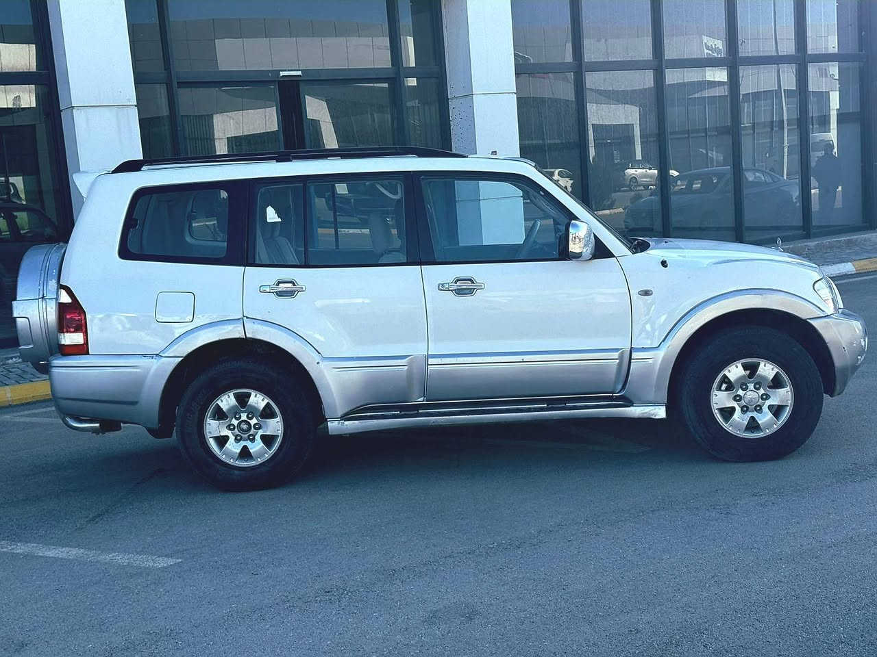 بەناوی خوا
  تکایە هەمووزانیارییەکانم نوسیوە بێ کەم وکوڕی
 ***********_***********ڤایبەر واتسئاپ
 میتسیۆبوشی پاجیڕۆ2005 GLS V6 مەکینە V6
بەناوی خۆمەوەیەوتەحویل ووەکالە بەشەرت243هەزارڕۆیشتووە مواسەفات مەسحە سێ ڕیزکوشن وفاملی تەبرید مەرکەزی گێڕ ئۆتۆماتیك دەبڵ گێڕ دەبڵ اکسل وقفڵ ئەکسل جام کارەبا ئاوێنەکارەبا 2پارچەبۆیاغی هەیەدەعو لێدراوی نییەوبەشەرت سۆنەرەکەیم داناوەچوارتایەوپاتری تازەیەکامل تاقم پێش ودوای گۆڕاوە  کارەبایی بەشەرت 
تەحویلوغرامەبەشەرت(شار..سلێمانی) 
بۆنرخ پەیوەندی بکەن لەخزمەتام السليمانية, العراق
